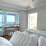 Goldfinger Saunallinen Kaksio Merinaekoealalla 11 Krs アパート ヘルシンキ